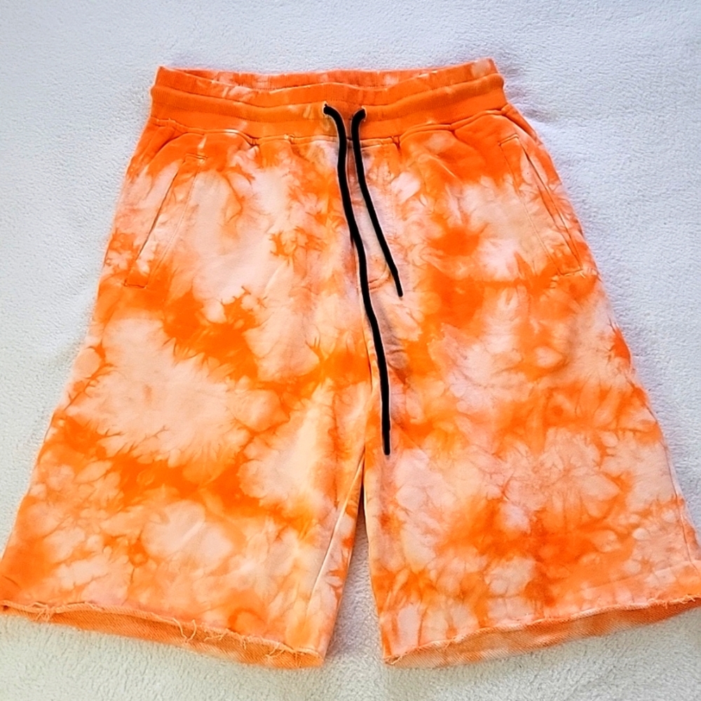 Tie Dye Short 🧡